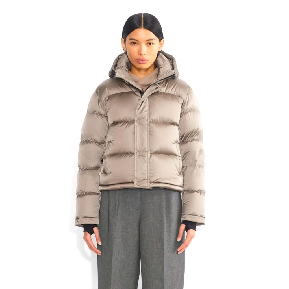 Aritzia The Super Puff Shorty Jacket Size Small